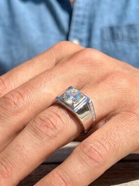 JZ54 Size 8 mens 1 carat MoissAnite  ring